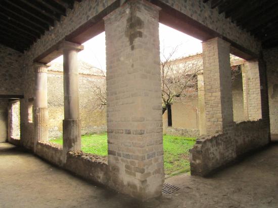 Visita a Pompei antica Casa della nave Europa