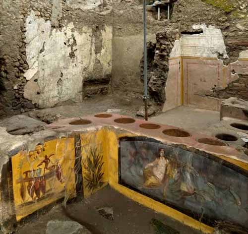 The thermopoly resurfaces in Pompeii